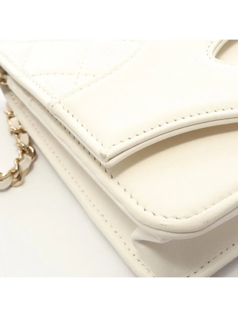 Chanel Shoulder Bag Quilted White Leather Chain Wallet